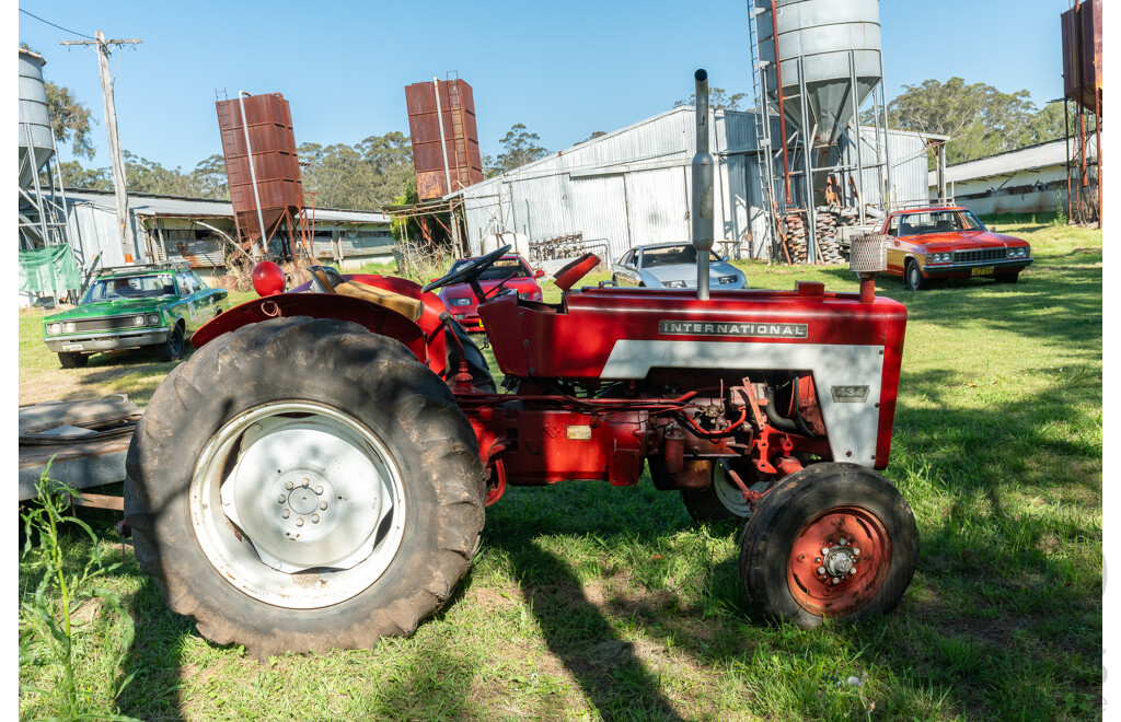 1971Circa, Red International Harvester 434 2.5L 4-cyl Diesel Tractor