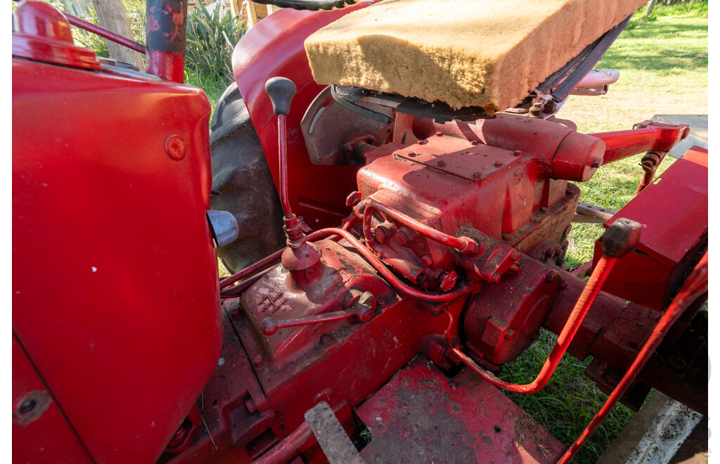 1971Circa, Red International Harvester 434 2.5L 4-cyl Diesel Tractor