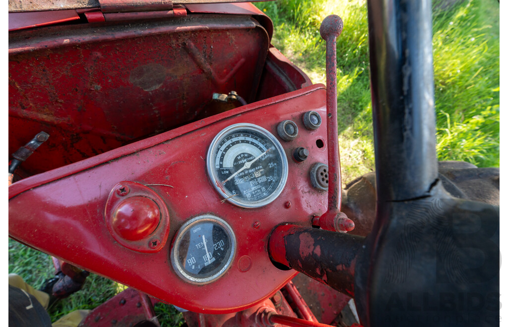 1971Circa, Red International Harvester 434 2.5L 4-cyl Diesel Tractor