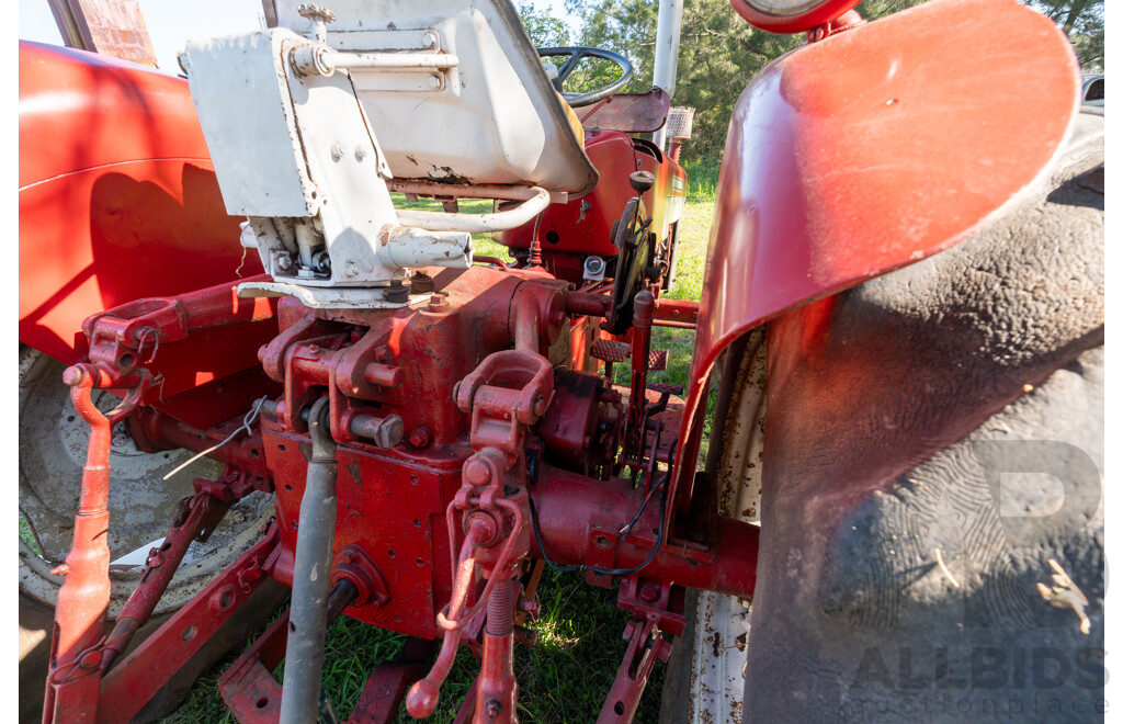 1971Circa, Red International Harvester 434 2.5L 4-cyl Diesel Tractor