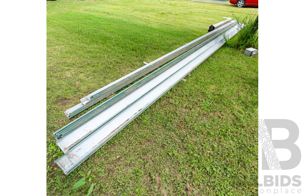 Quantity of Assorted Guttering & Downpipe ETC