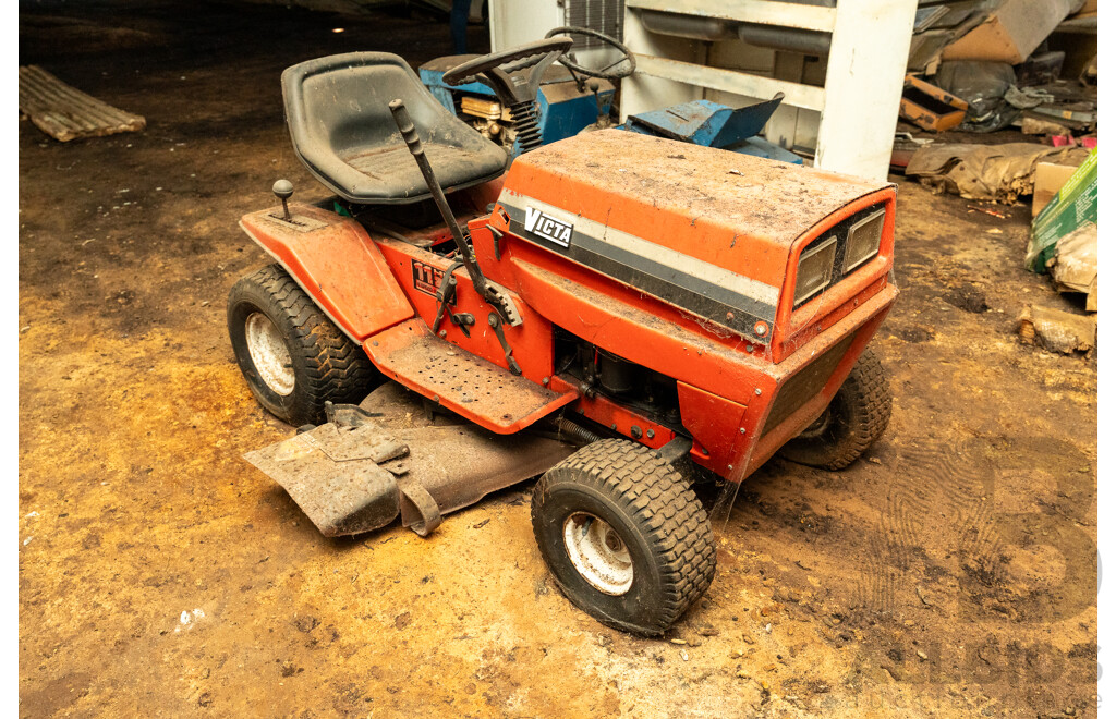 Victa 38 Inch Ride on Lawn Mower