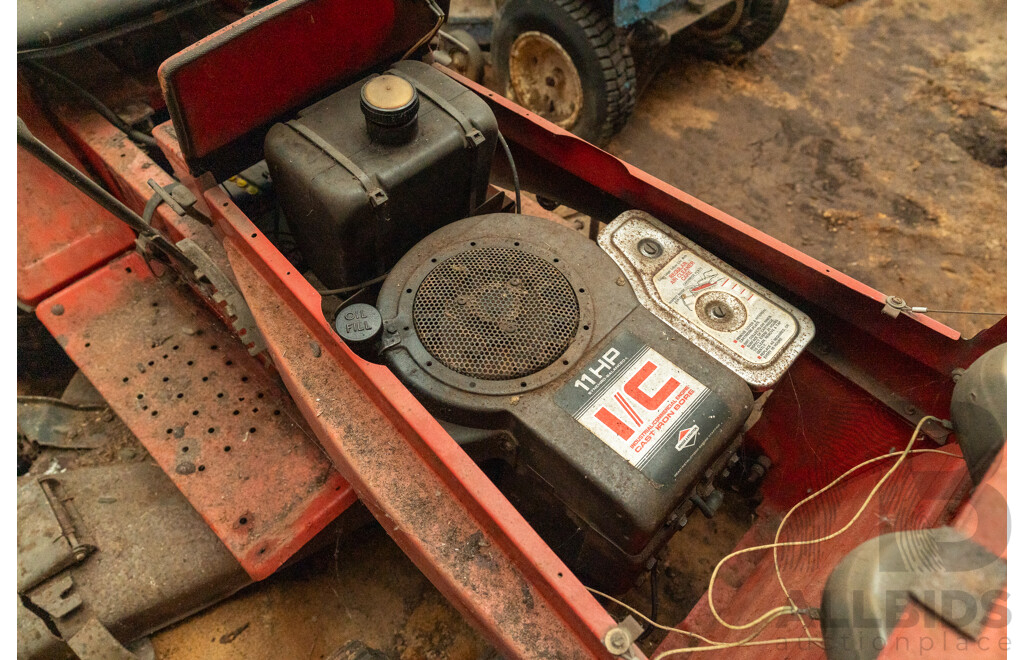 Victa 38 Inch Ride on Lawn Mower