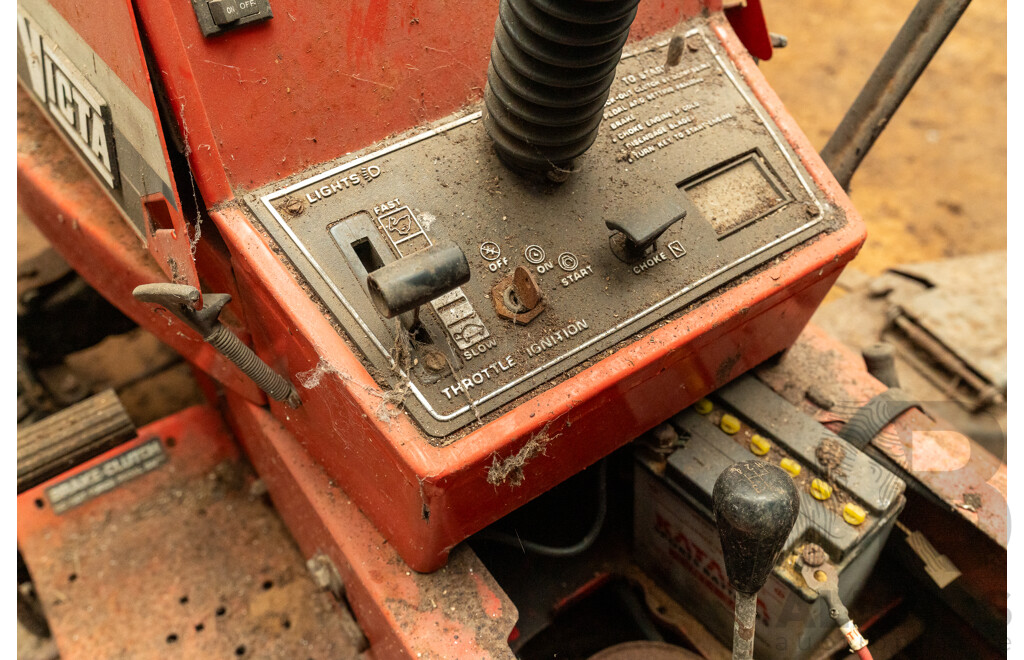 Victa 38 Inch Ride on Lawn Mower