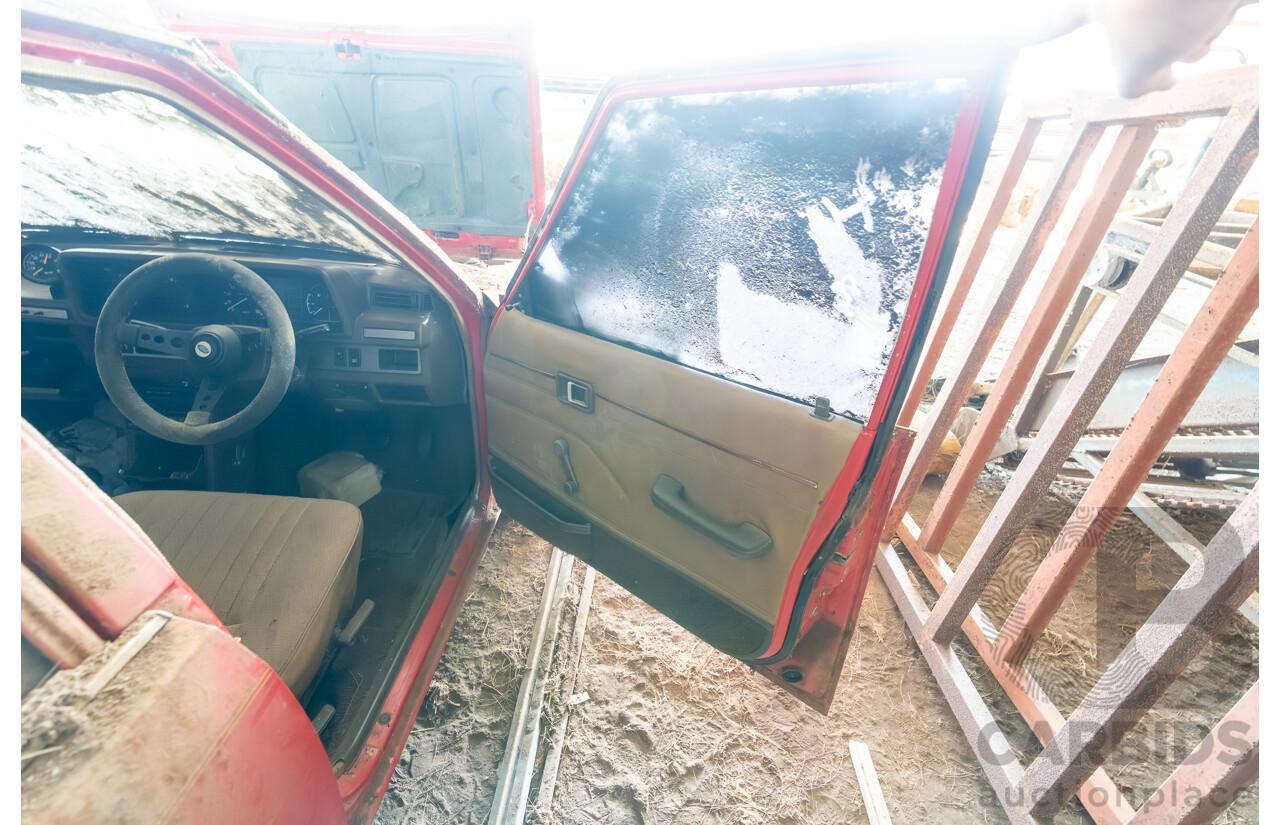 9/1982 Ford Meteor GL GA 4d Sedan Orange 1.5L