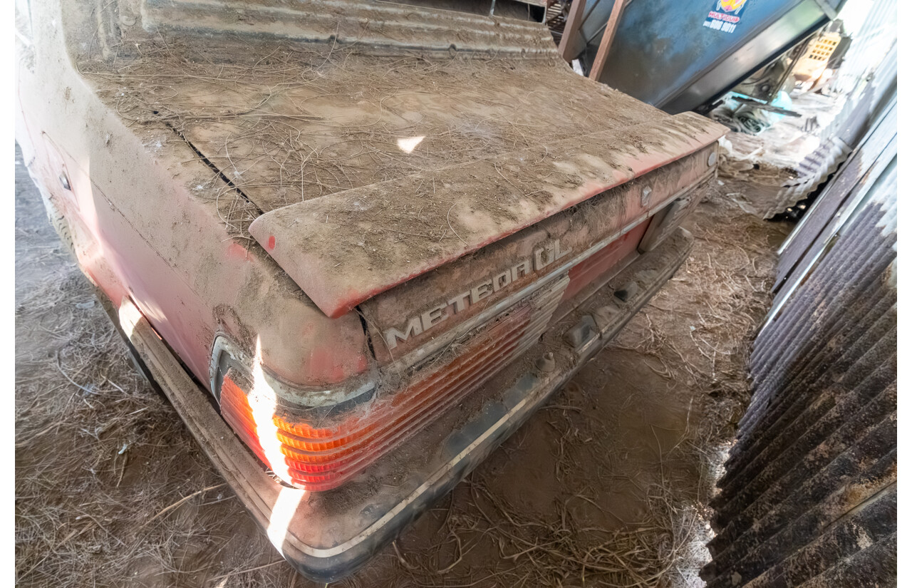 9/1982 Ford Meteor GL GA 4d Sedan Orange 1.5L