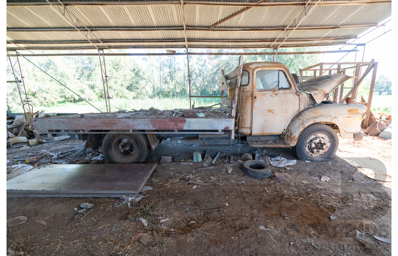 Circa 1959 Bedford TJ J2 Tabletop Truck 2d Cab Chassis Petrol 4.9L
