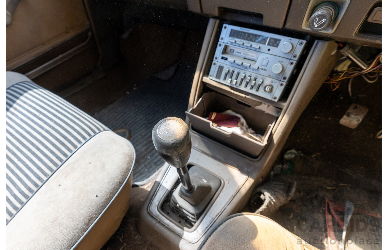 8/1982 Ford Meteor GL GA 4d Sedan Red 1.5L