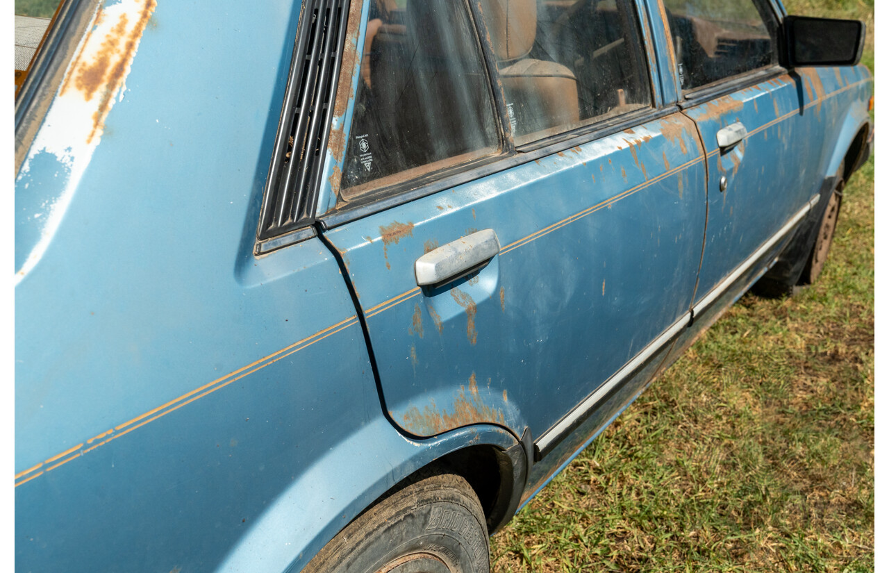 6/1983 Ford Meteor GL GB 4d Sedan Blue 1.5L