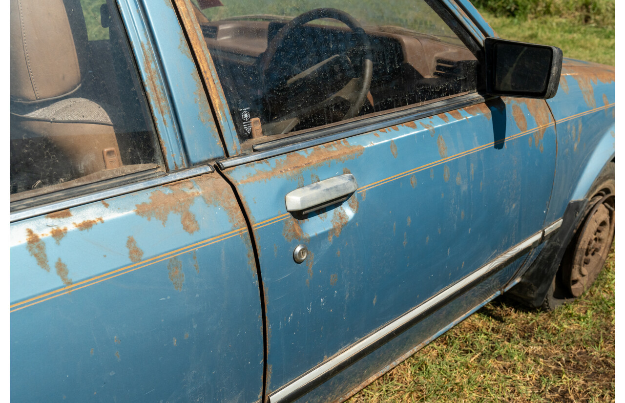 6/1983 Ford Meteor GL GB 4d Sedan Blue 1.5L