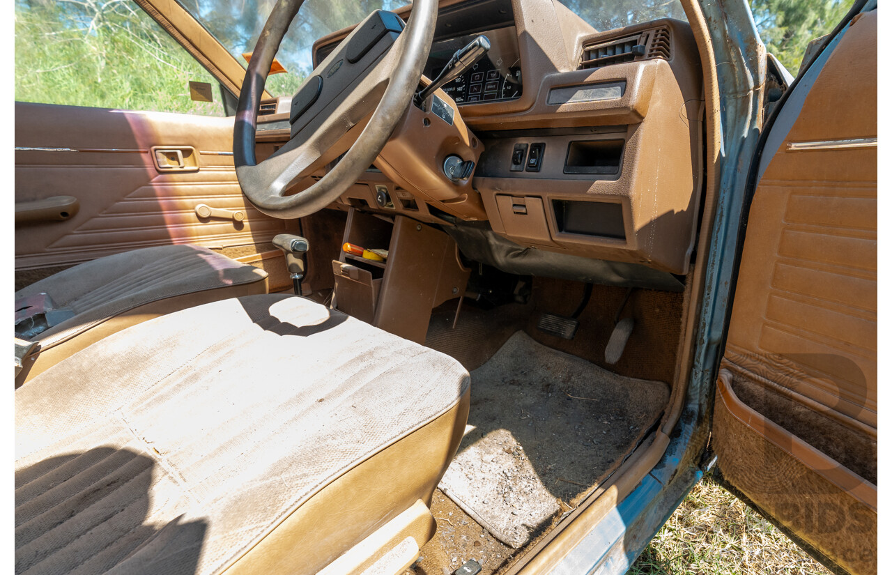 6/1983 Ford Meteor GL GB 4d Sedan Blue 1.5L