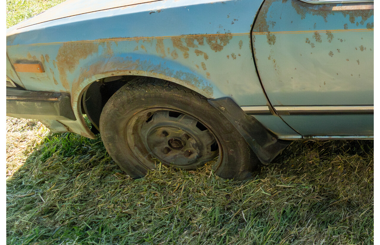 6/1983 Ford Meteor GL GB 4d Sedan Blue 1.5L
