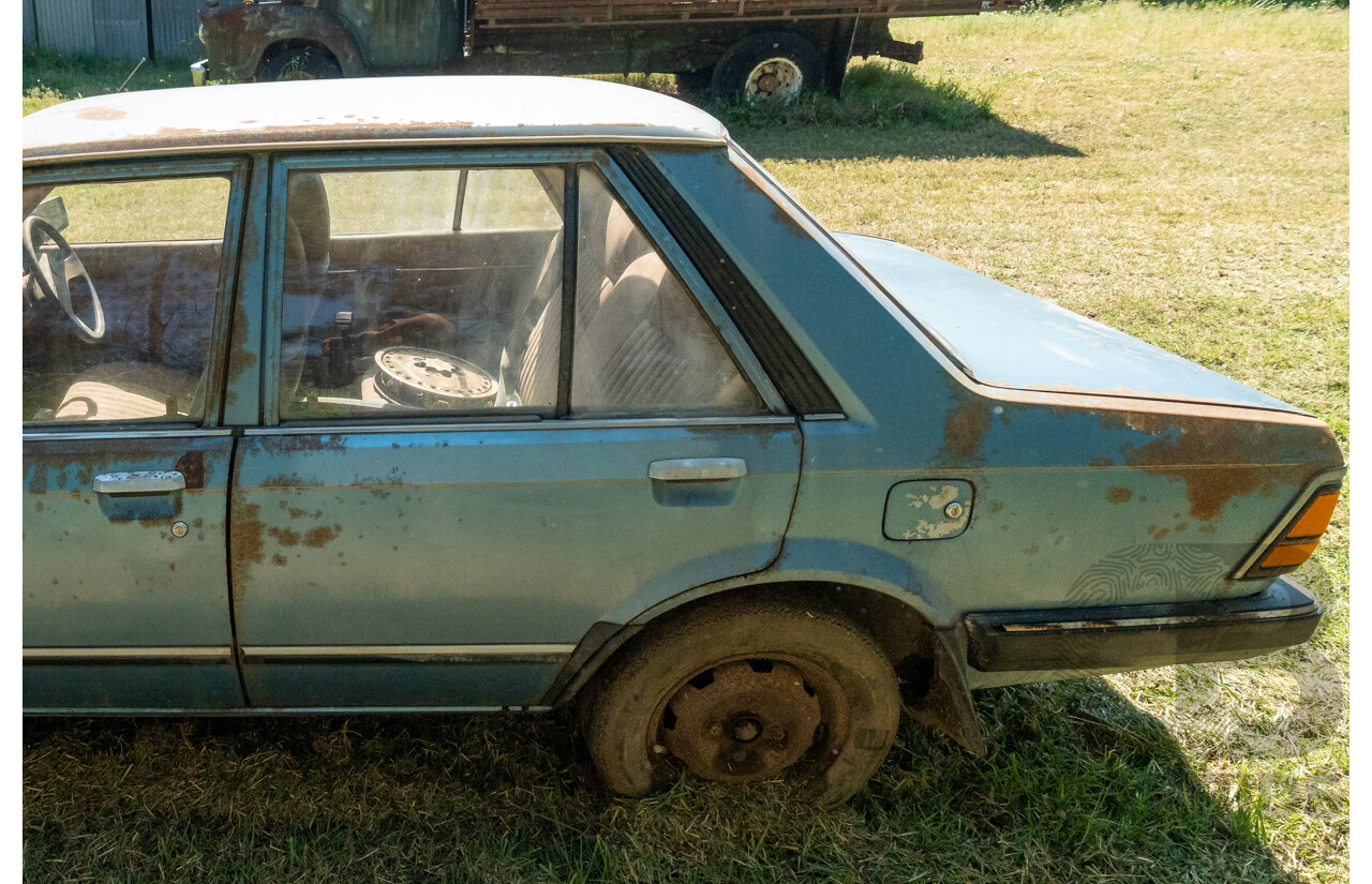 6/1983 Ford Meteor GL GB 4d Sedan Blue 1.5L