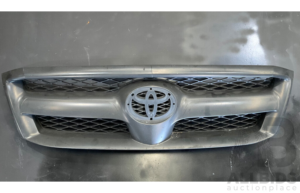 Assorted Vehicle Parts & Accessories