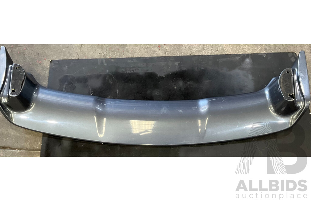 Assorted Vehicle Parts & Accessories