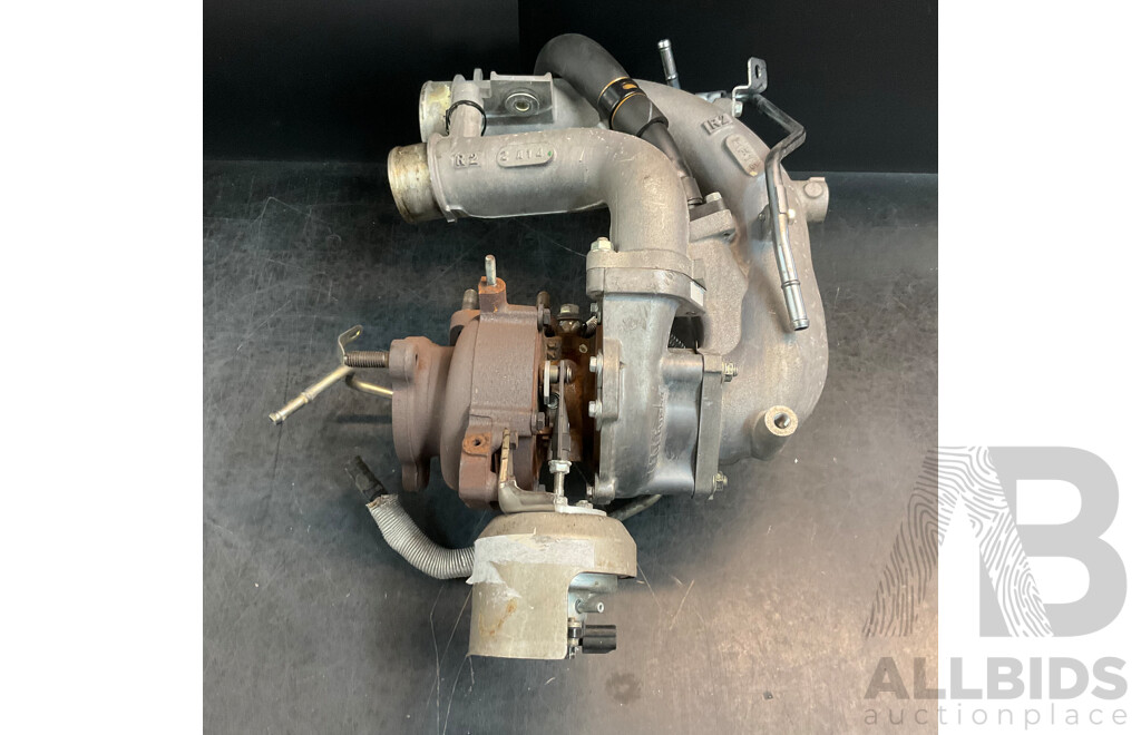 Assorted Vehicle Parts & Accessories