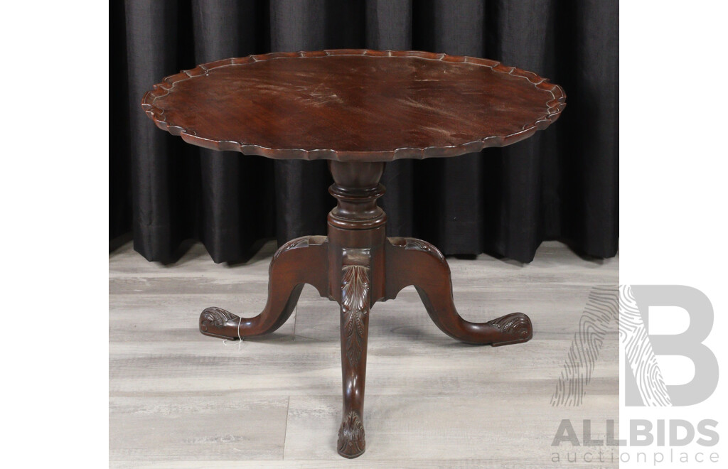 Victorian Mahogany Single Pedestal Occasional Table