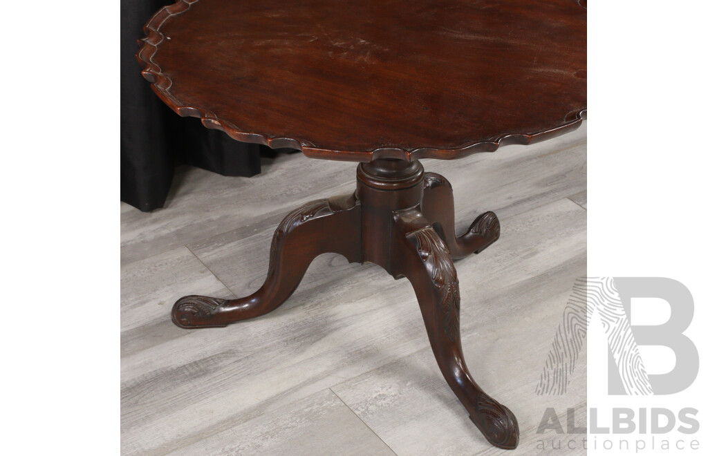Victorian Mahogany Single Pedestal Occasional Table