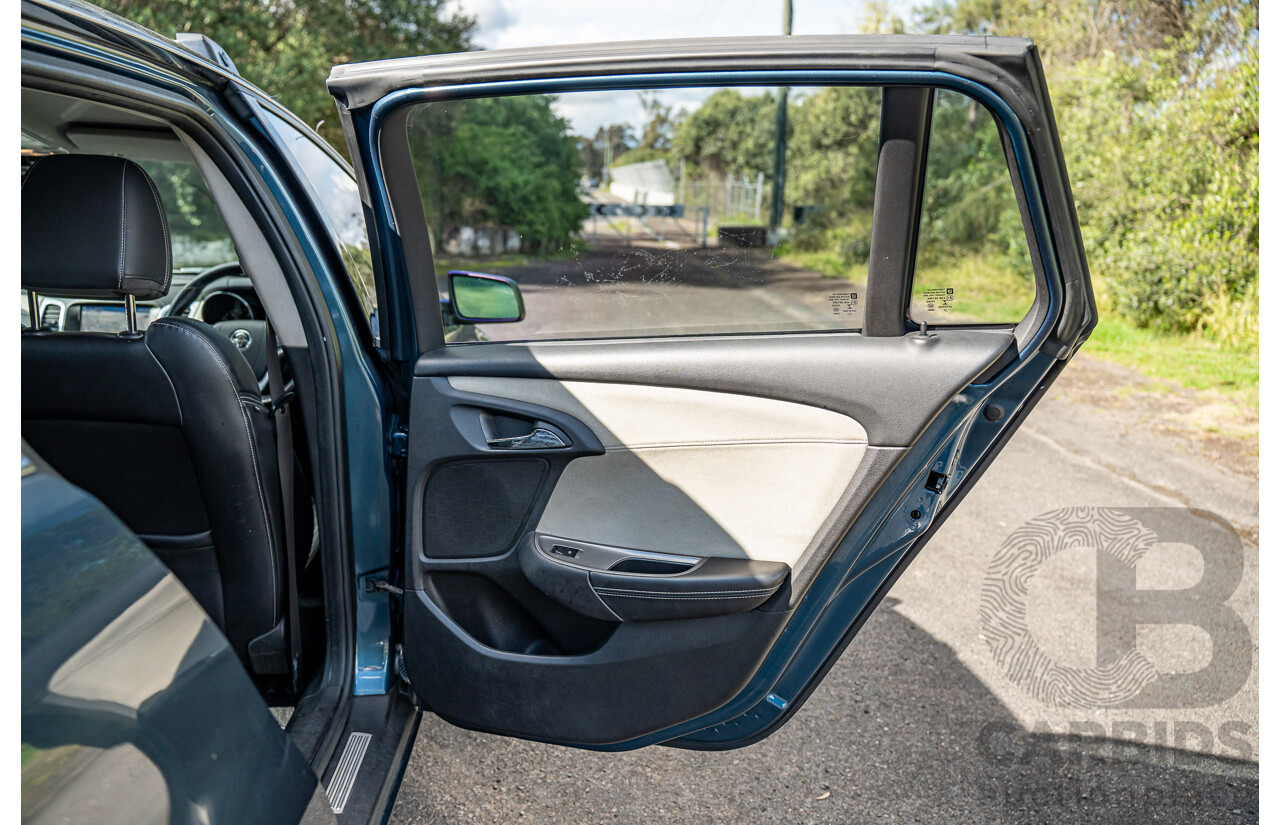 4/2014 Holden VF Calais V 4d Sportwagon Karma Blue V8 6.0L