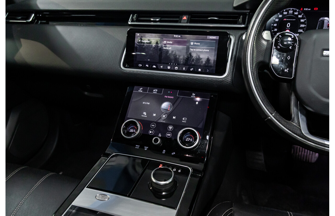 04/2019 Range Rover Velar P250 R-Dynamic S (AWD) L560 MY19.5 4d Wagon Fuji White/Santorini Black Roof Turbo 2.0L