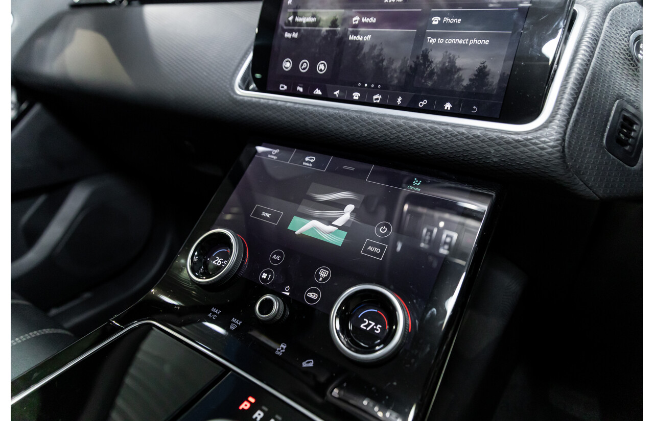 04/2019 Range Rover Velar P250 R-Dynamic S (AWD) L560 MY19.5 4d Wagon Fuji White/Santorini Black Roof Turbo 2.0L