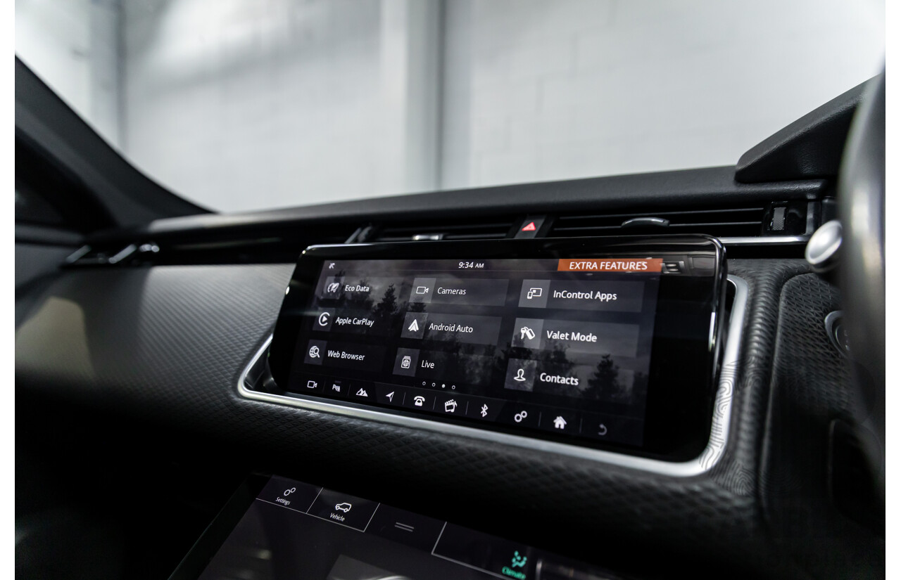 04/2019 Range Rover Velar P250 R-Dynamic S (AWD) L560 MY19.5 4d Wagon Fuji White/Santorini Black Roof Turbo 2.0L