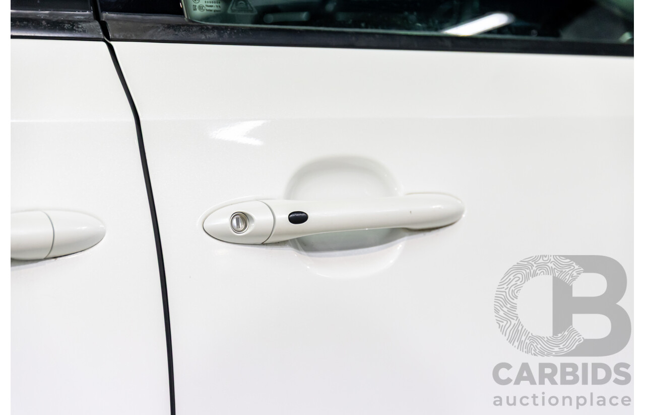 08/2017 Kia Carnival SLi (FWD) YP MY18 4d Wagon Snow White Pearl V6 3.3L