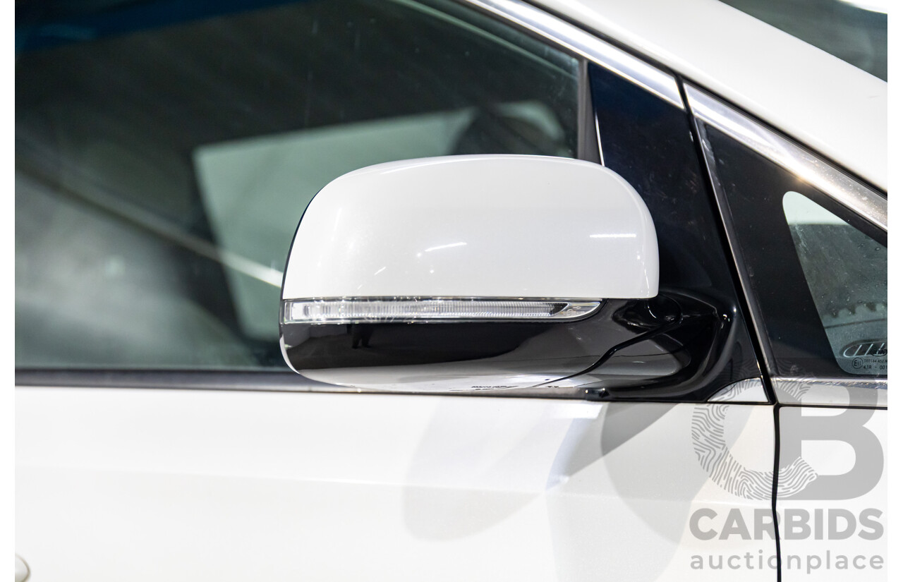 08/2017 Kia Carnival SLi (FWD) YP MY18 4d Wagon Snow White Pearl V6 3.3L