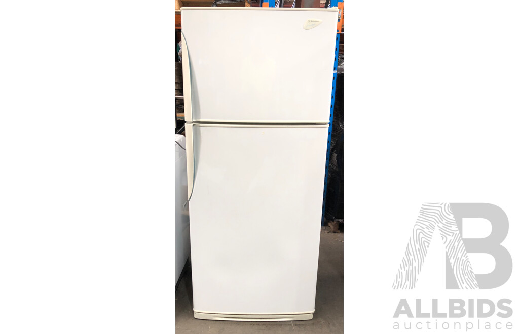 Westinghouse Freestyle 420 Litre Fridge/Freezer