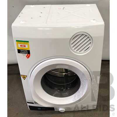 Electrolux 6kg Ultimate Care 300 Front Loading Sensor Dry Clothes Dryer