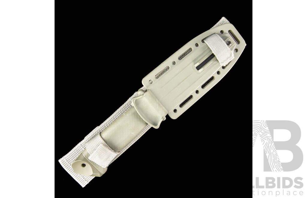 Sheath Knife with Leg Strap by Gerber Legendary Blades, Portland USA, with Sharpener in Interior of Sheath