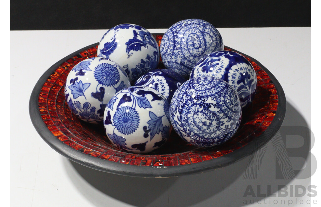Collection Asian Ceramic Blue & White Spheres in Mosaic Style Bowl