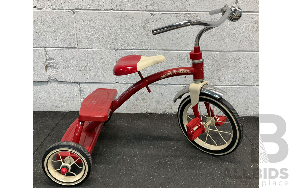 RADIO FLYER Classic Dual Deck Tricycle - ORP $199.99