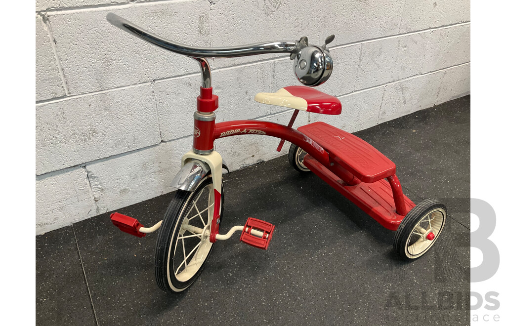 RADIO FLYER Classic Dual Deck Tricycle - ORP $199.99