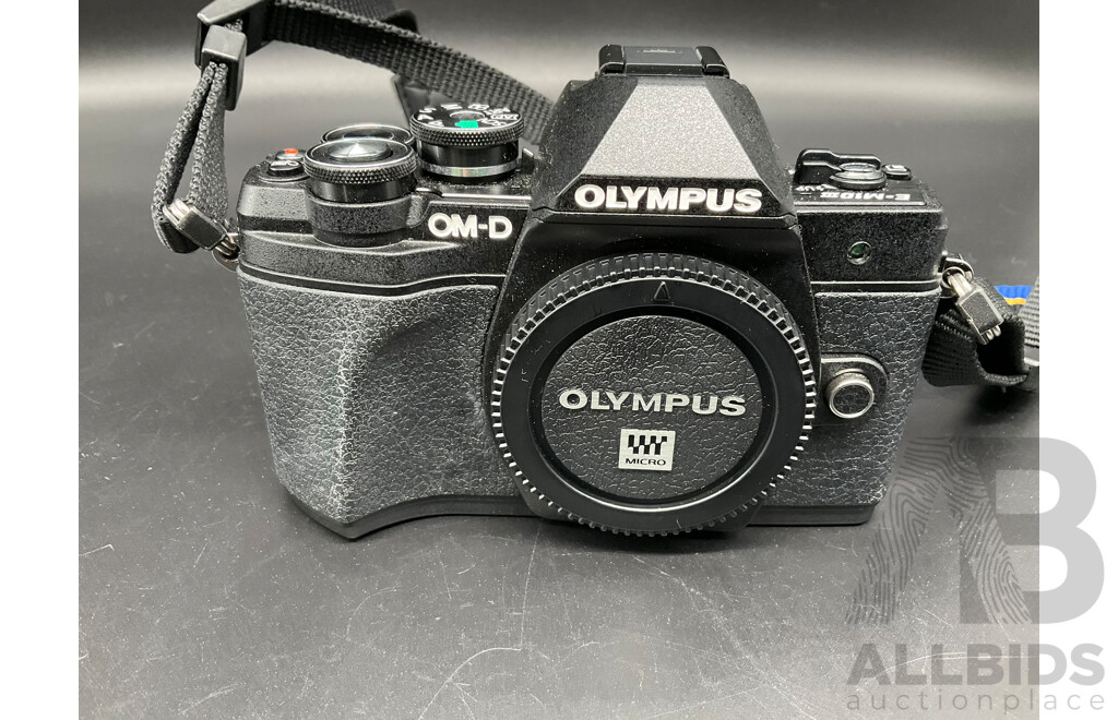 OLYMPUS OM-D E-M10 Mark III Camera and Accessories