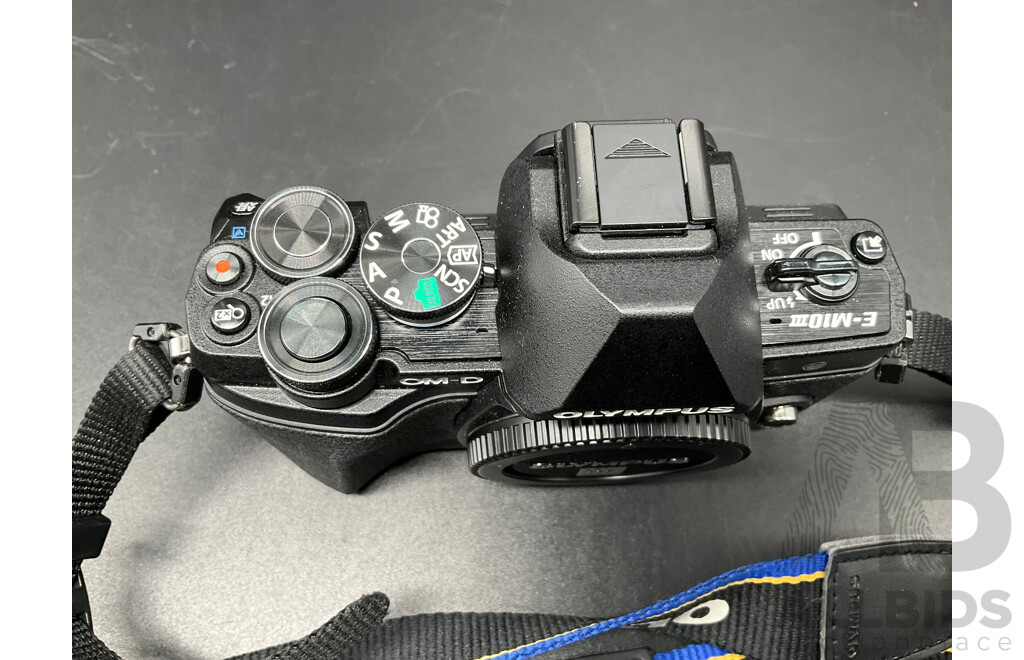 OLYMPUS OM-D E-M10 Mark III Camera and Accessories