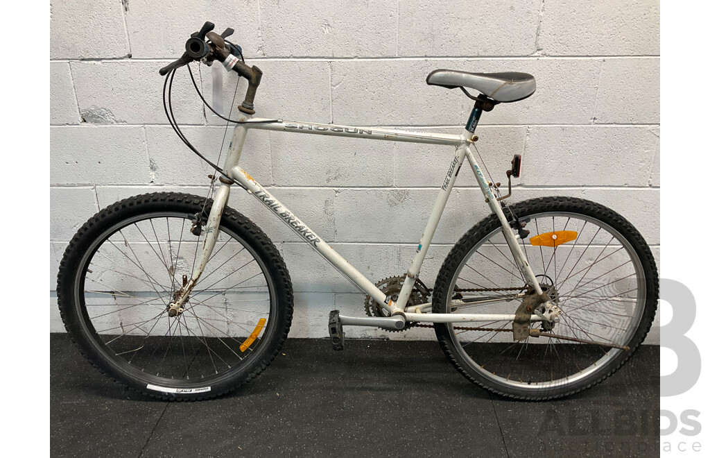 SHOGUN Trail Breaker Mountain Bike
