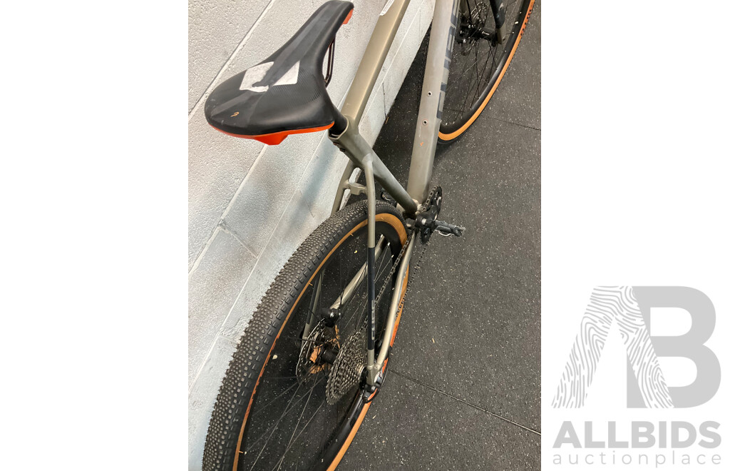 CUBE Nuroad EX Gravel Bike