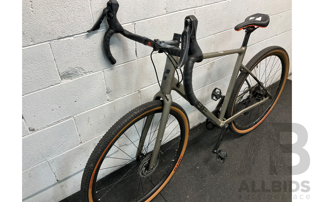 CUBE Nuroad EX Gravel Bike