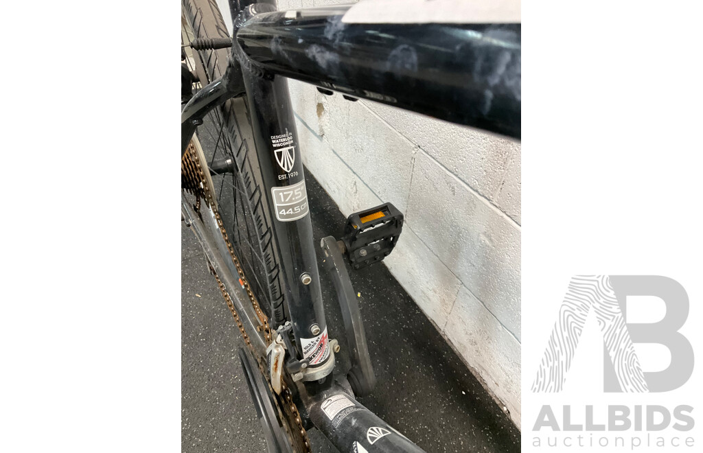 TREK Hybrid Bike