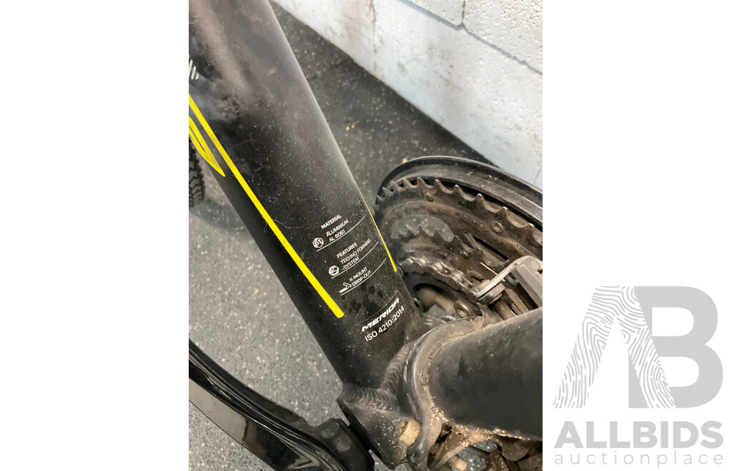MERIDA Crosway 100 Hybrid Bike