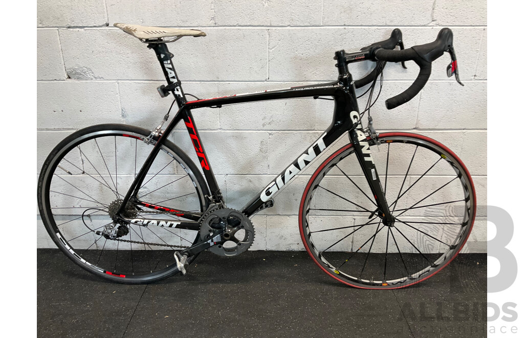 GIANT TCR Carbon Race Road Bike