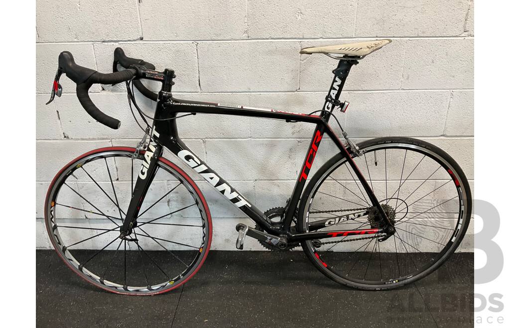 GIANT TCR Carbon Race Road Bike