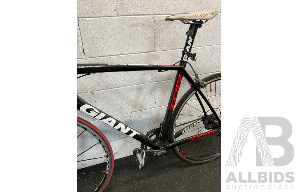 GIANT TCR Carbon Race Road Bike