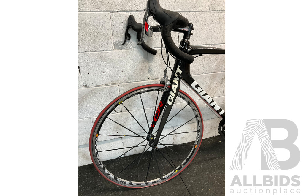GIANT TCR Carbon Race Road Bike