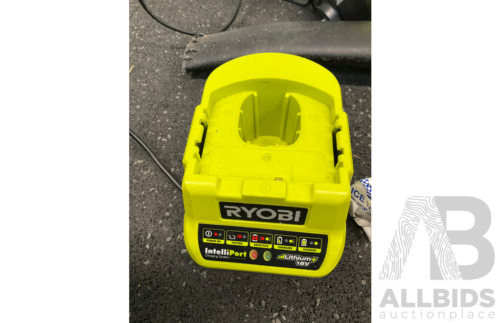 RYOBI One+ 18V Blower  (R18TB), Multi Tool (RMT1801), Battery 18V 2Ah and Battery Charger - Lot of 4