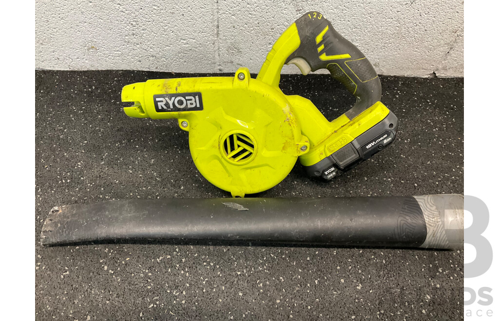 RYOBI One+ 18V Blower  (R18TB), Multi Tool (RMT1801), Battery 18V 2Ah and Battery Charger - Lot of 4