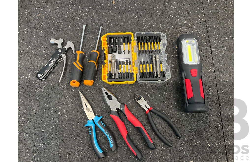 DEWALT Set and Hand Tools