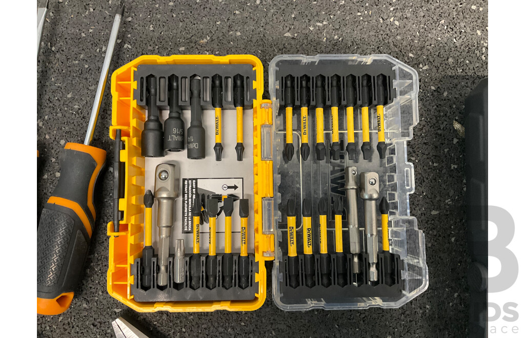 DEWALT Set and Hand Tools