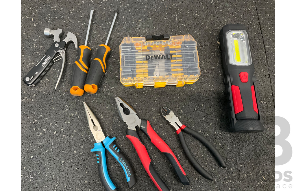 DEWALT Set and Hand Tools